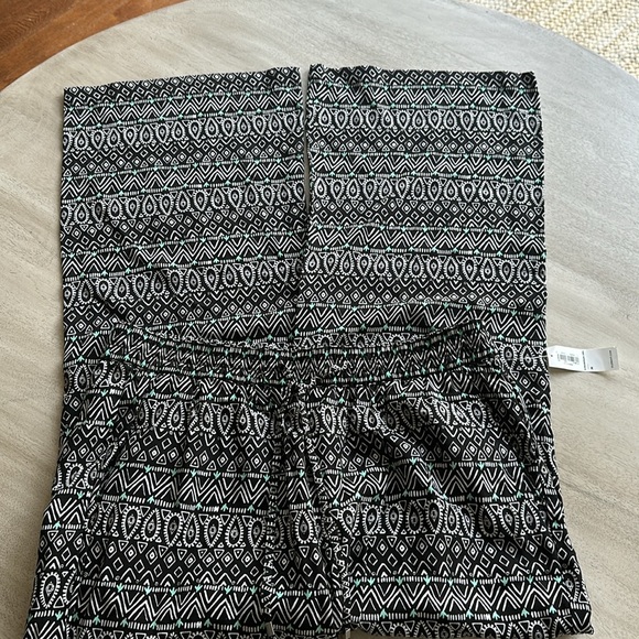 New Old Navy Pants Medium - Picture 13 of 15